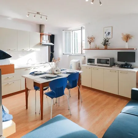 H11 Vista Mare Centro - Spiagge - Arte Apartament *